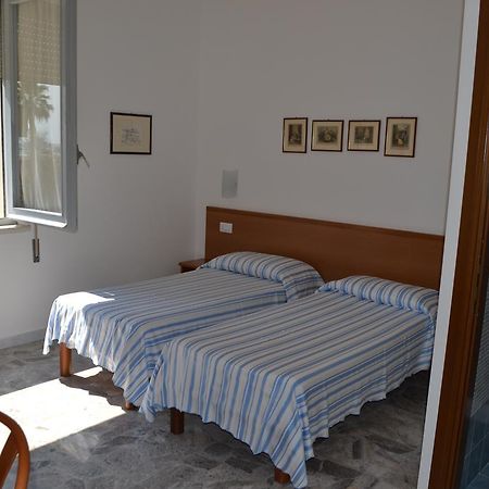 Albergo Quaglia Roseto Degli Abruzzi Exterior photo